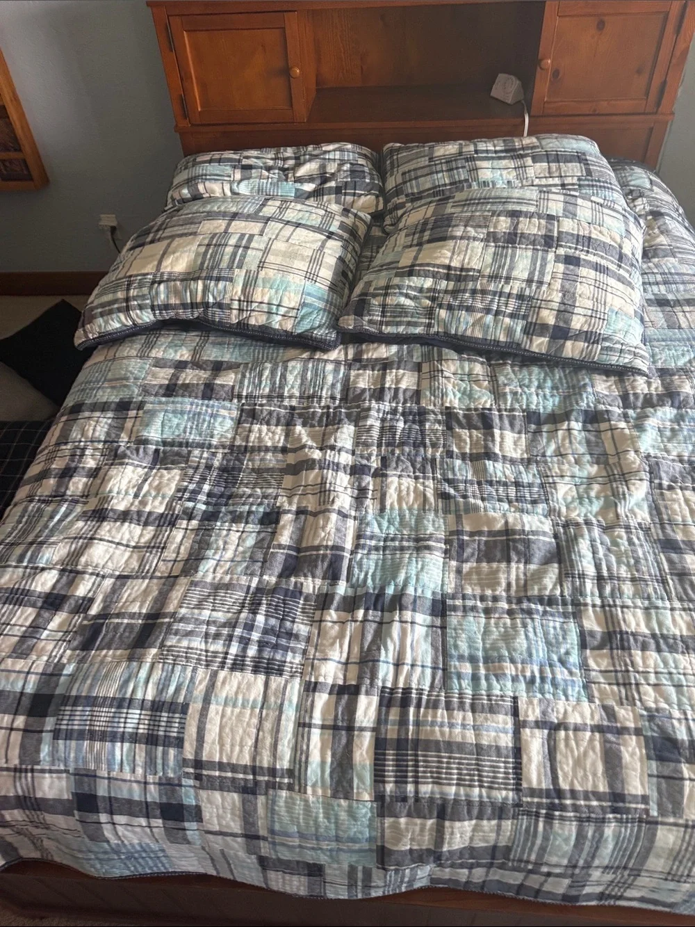 Pottery Barn Kids Queen  Patchwork Quilt Set in Blue and White - Home Bedding